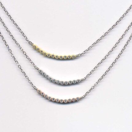 Tredobbelt kæde i sølv i tre farver med sten