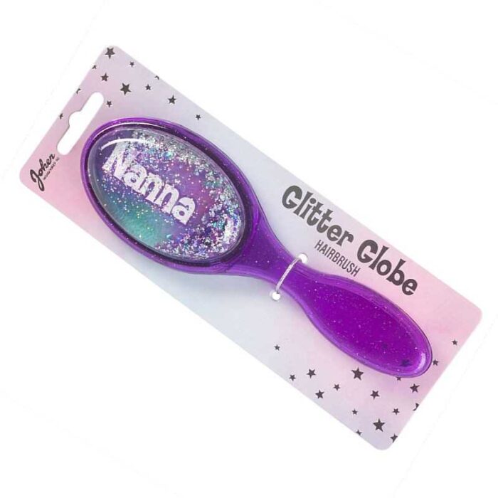 Nanna - det navn står på hårbørste med glitter