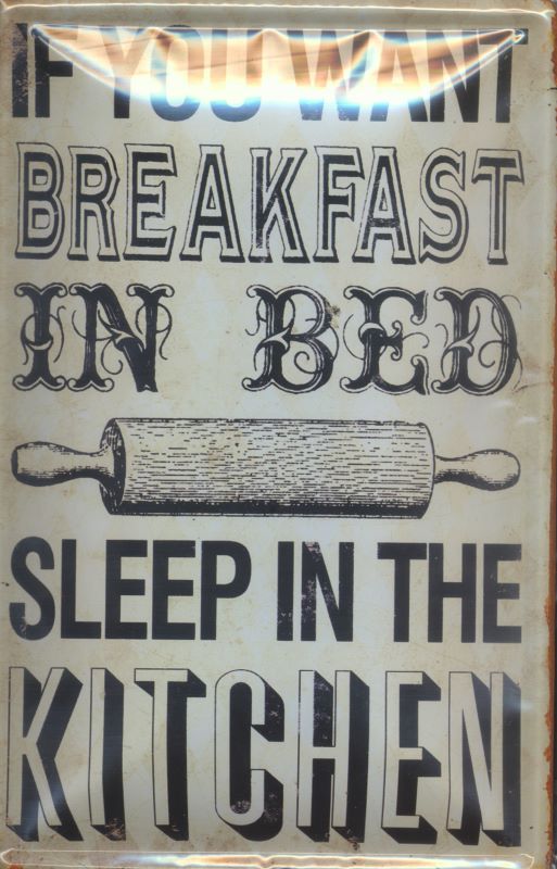 Metal skilt - morgenmad i seng